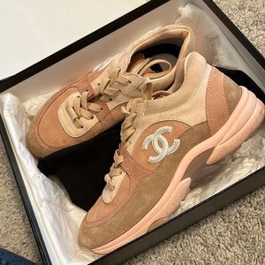 Women Chanel sneakers